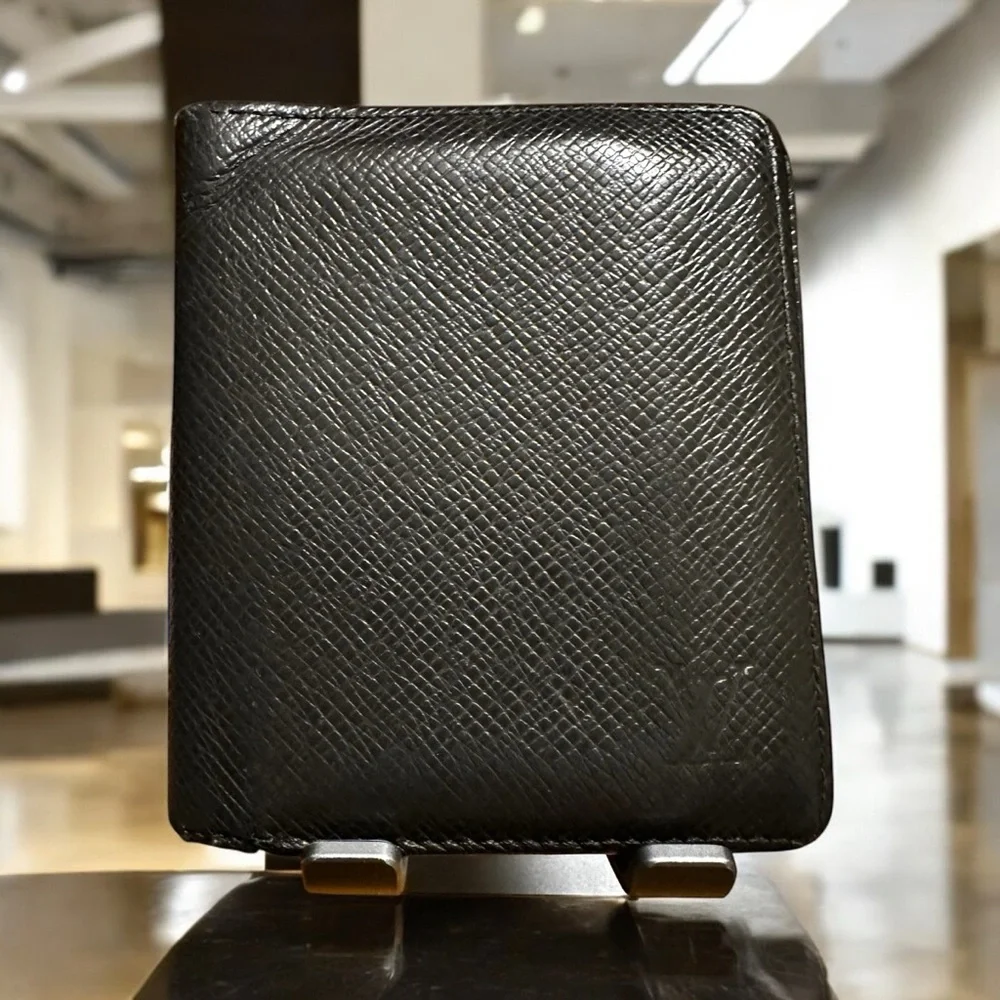 Louis Vuitton Black Leather Taiga Snap Bifold Wallet